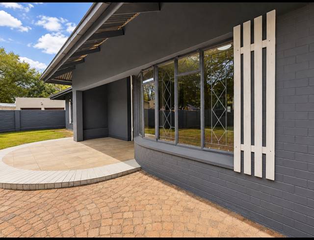 3 BEDROOM HOUSE FOR SALE IN THREE RIVERS